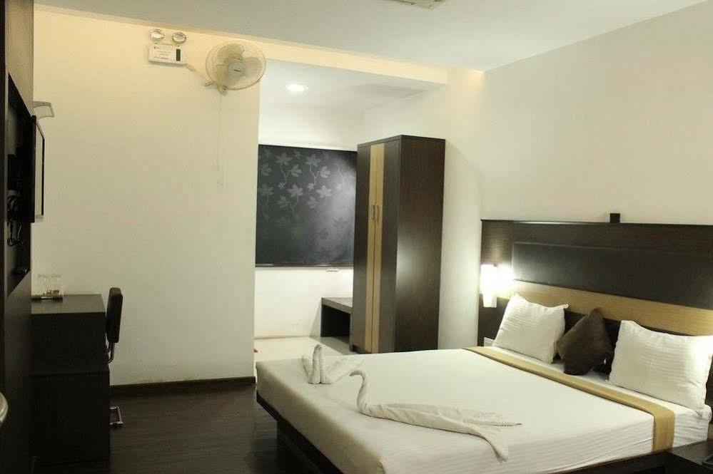 Hotel The Home Tiruppur Exterior photo